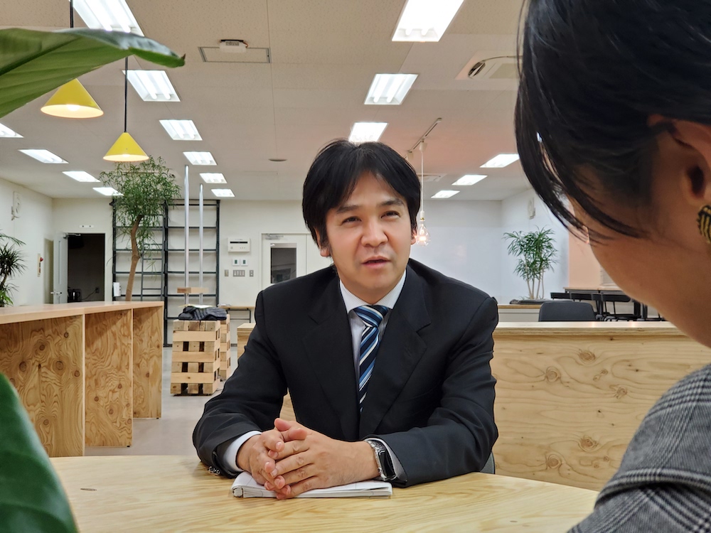 晄センター長の相談風景写真
